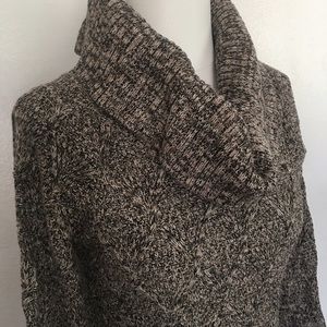 Super sexy sweater weather 🍁